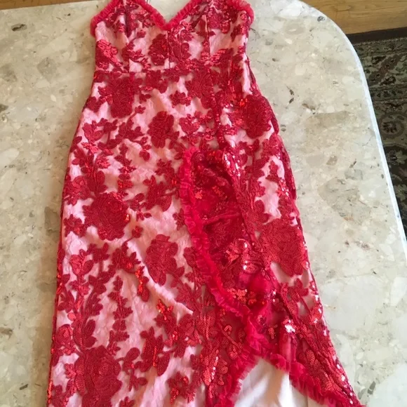 strapless open back dress Marilyn Red Midi Dress